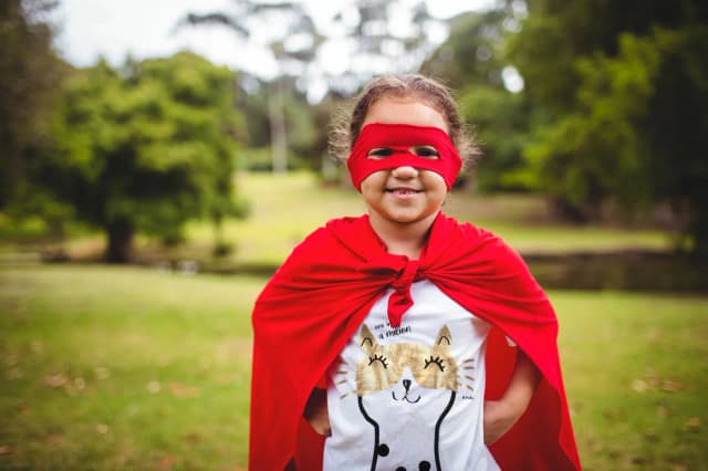 Jak zrobić wiosenny strój dla dziewczynki - kreatywne pomysły DIY